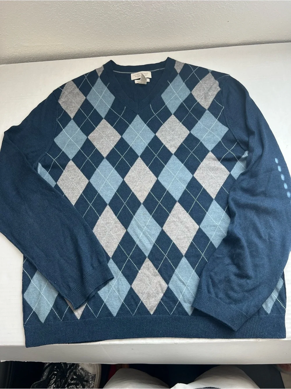 Banana Republic Men's L Navy Blue Argyle V-Neck Sweater Silk Cashmere Gray